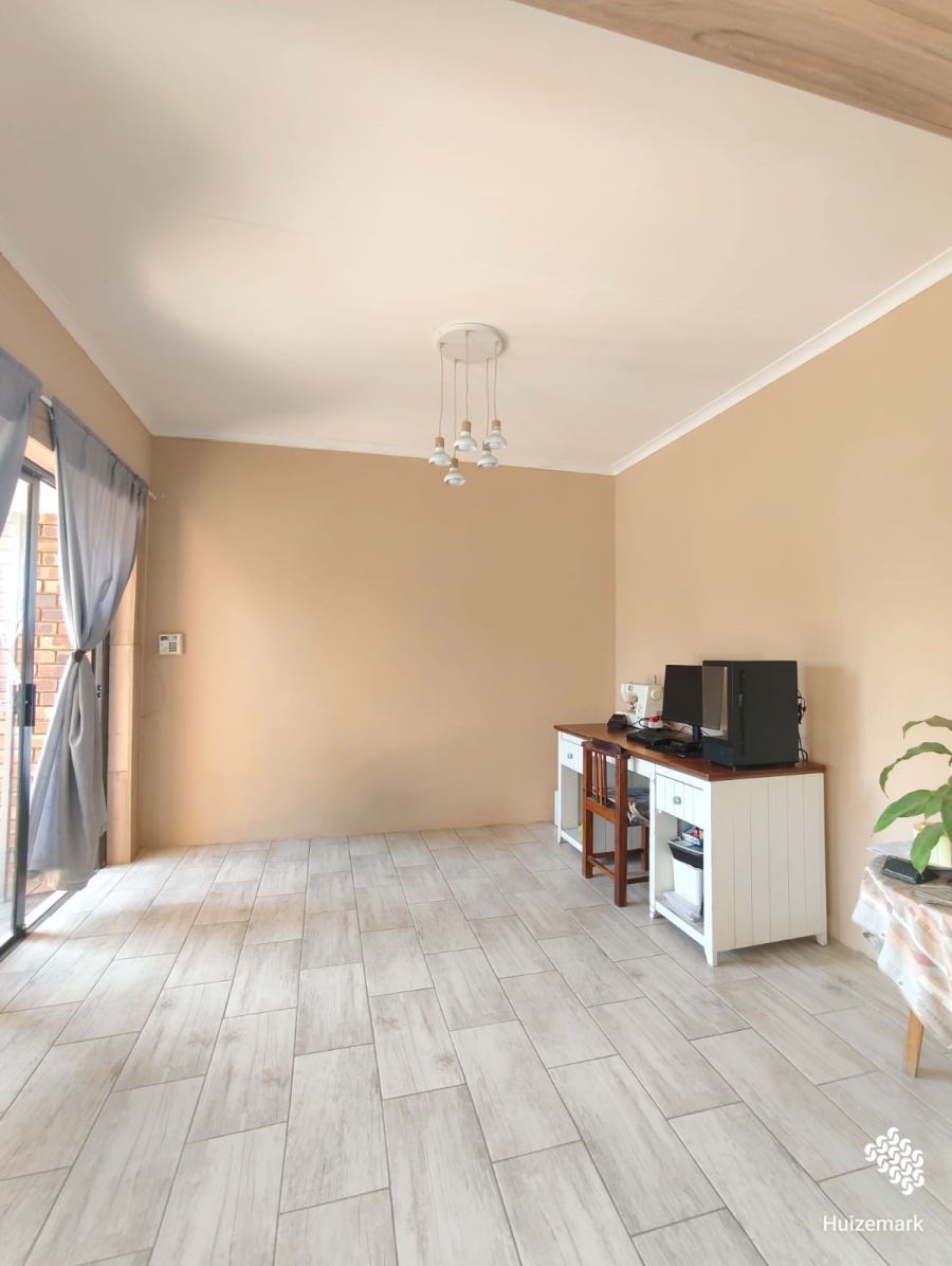4 Bedroom Property for Sale in Roodia Free State